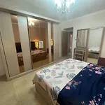 شقه مفروشه فرش فندقى فاخر غرفتين مكيفه بالكامل بجوار فندق راديسون بالقرب من مطار القاهره Fully Furnished Flat In Heliopolis Sheraton District Closed Raddison Blue Hotel And Cairo Airport