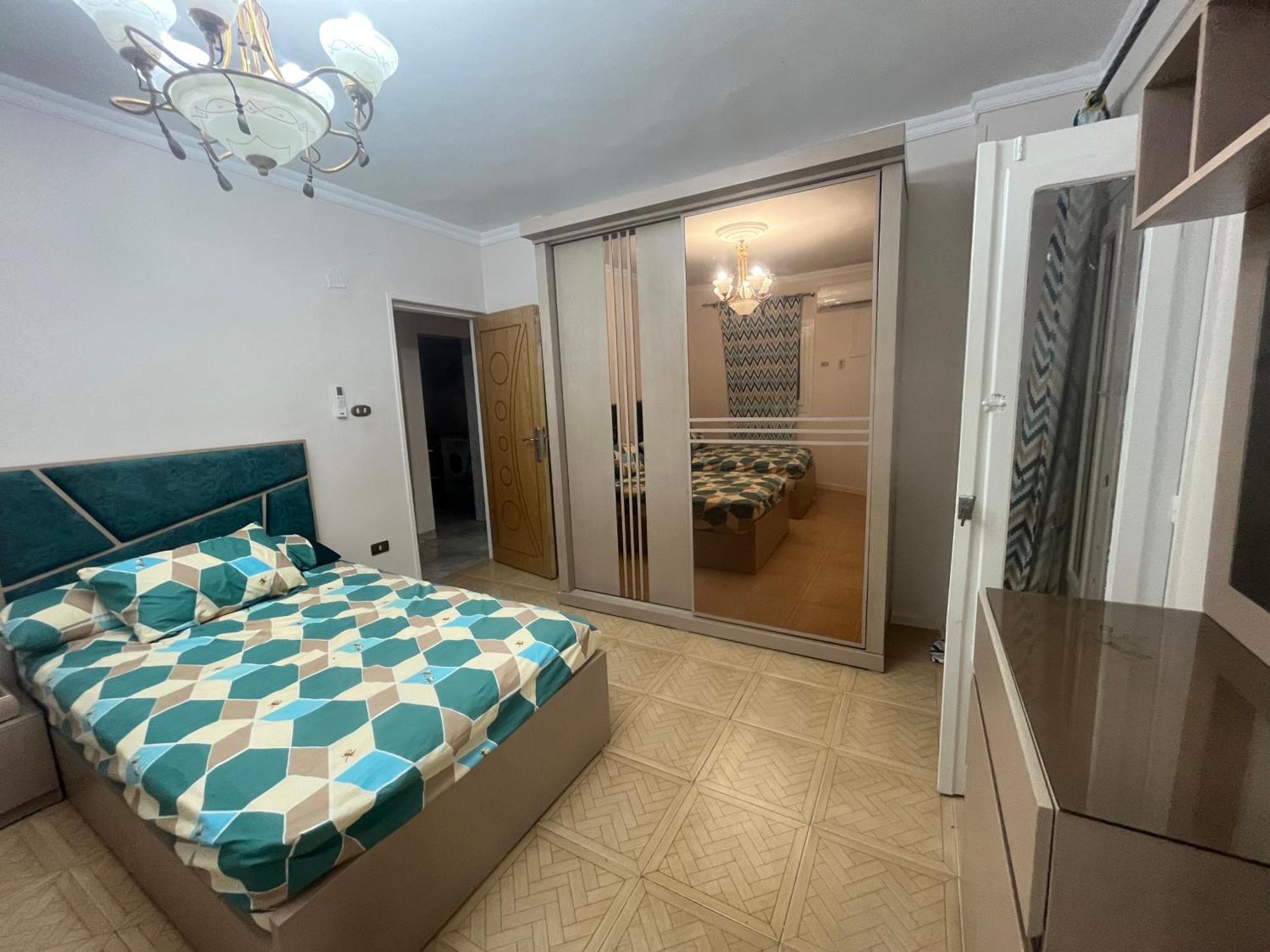 Radisson-adjacent Luxury Furnished Apartment: Airport Proximity Apartment